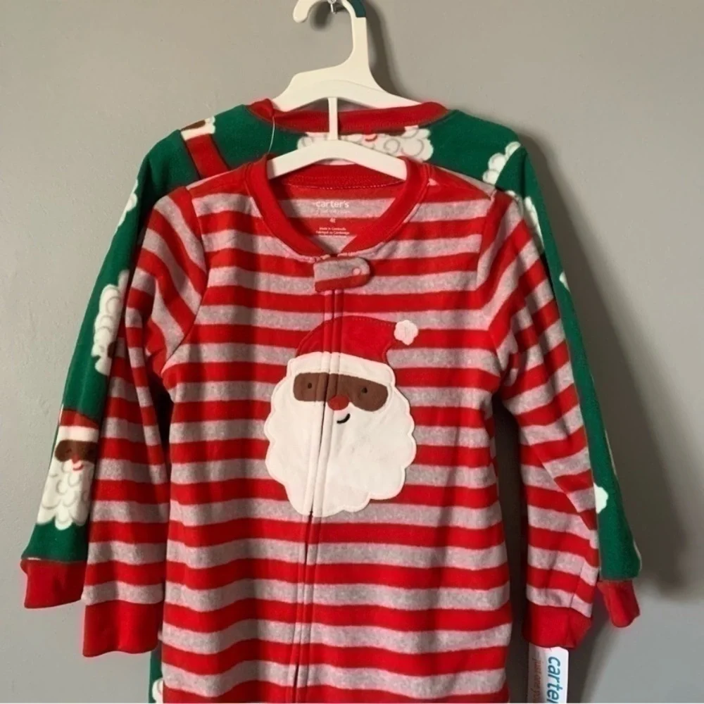 NWT. CARTER’S Santa Footed Pajamas 2Pc